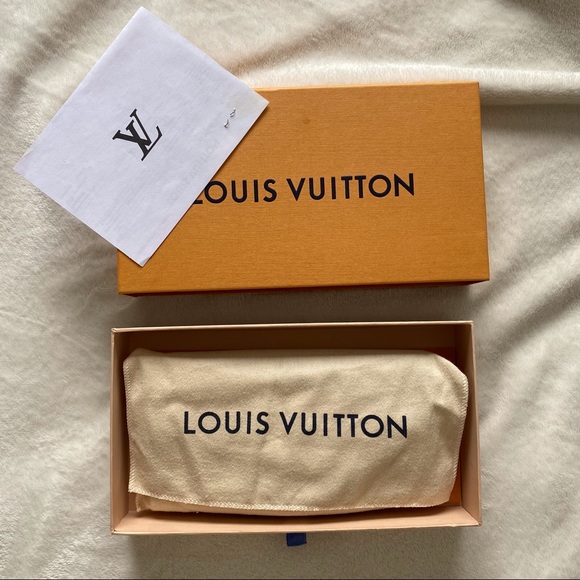 🆕 LOUIS VUITTON wallet only used one time - Picture 2 of 15